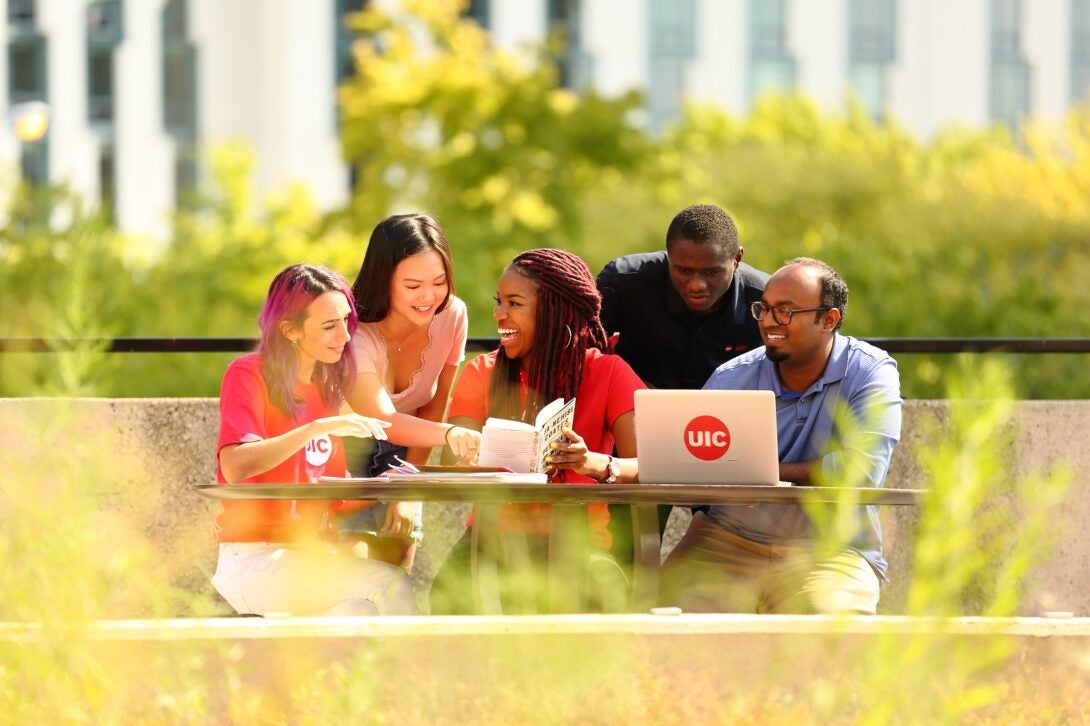 UIC students on campus.